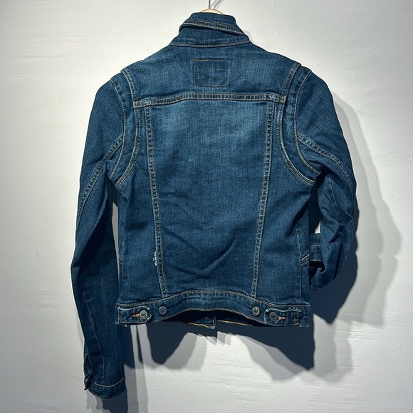 Vintage Levi’s Women’s Denim Jacket - Picture 6 of 6